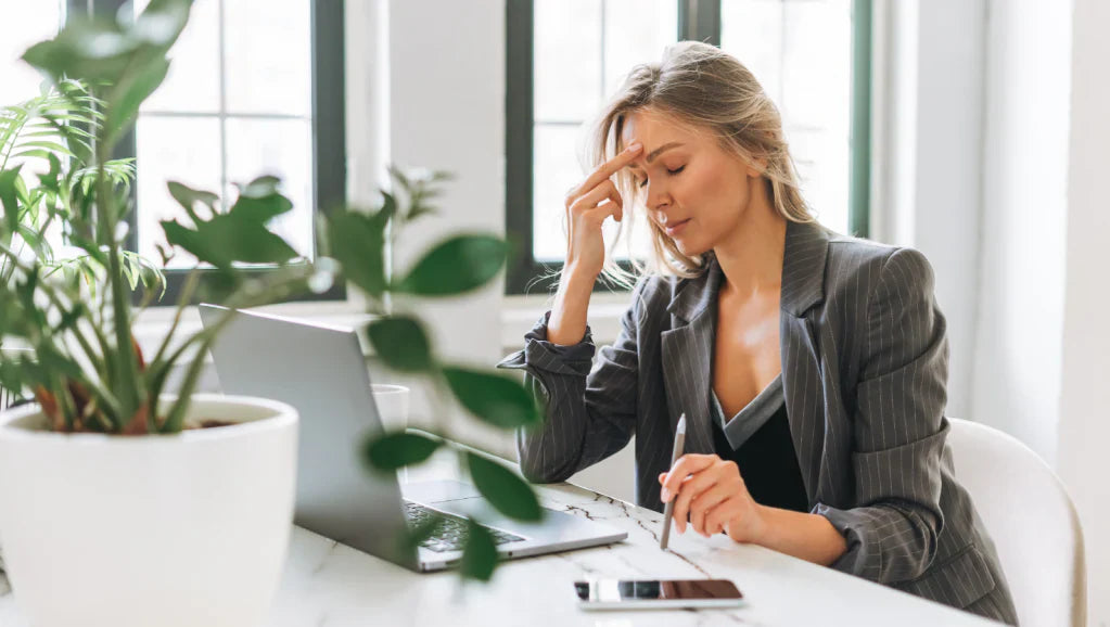 Bore-out après 45 ans : transformer l’ennui en nouvelle vie professionnelle, l’exemple inspirant de Caroline Ida 🧐